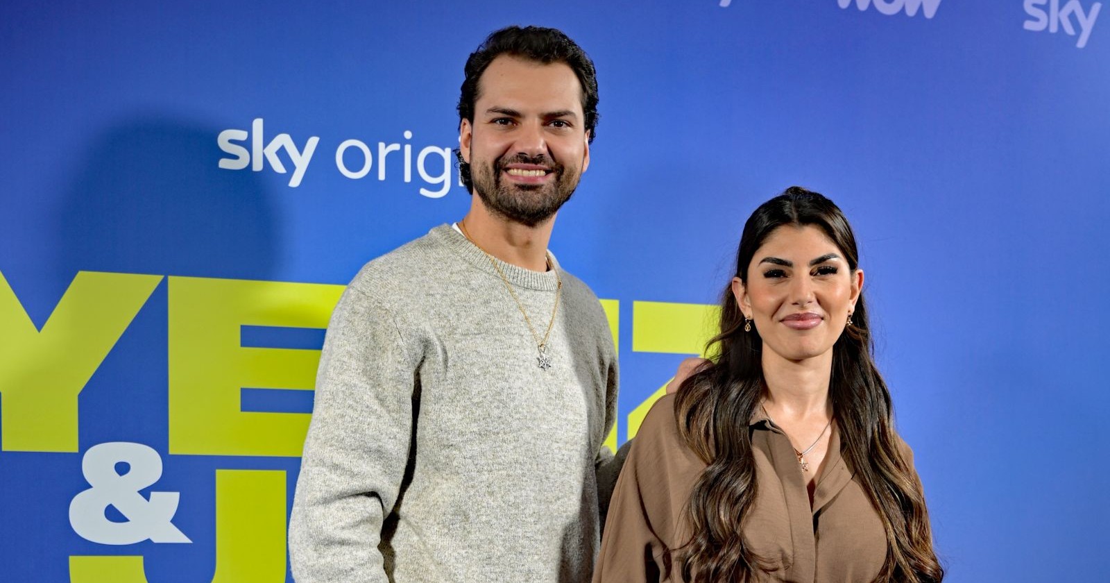 Yeliz und Jimi Blue lächeln