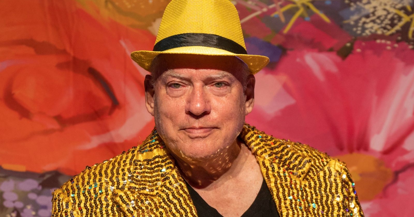 Rosa von Praunheim mit gelbem Hut