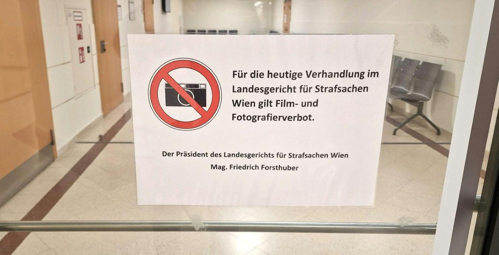 Ein Hinweisschild auf das Film- und Fotografierverbot aufgenommen am Donnerstag, 25. September 2025 in Wien