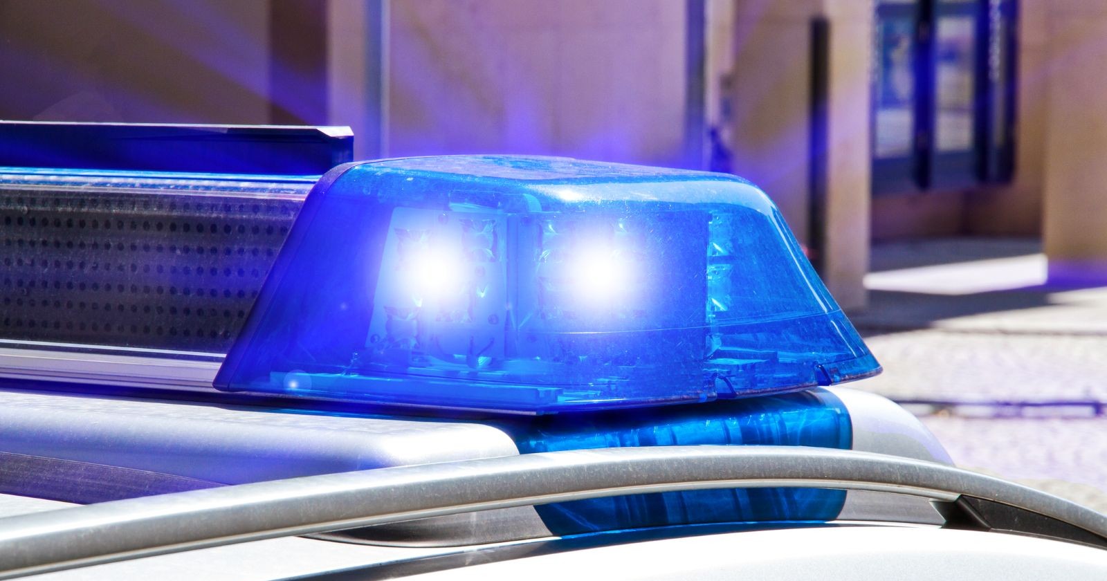 Leuchtende Sirene eines Polizeiwagens