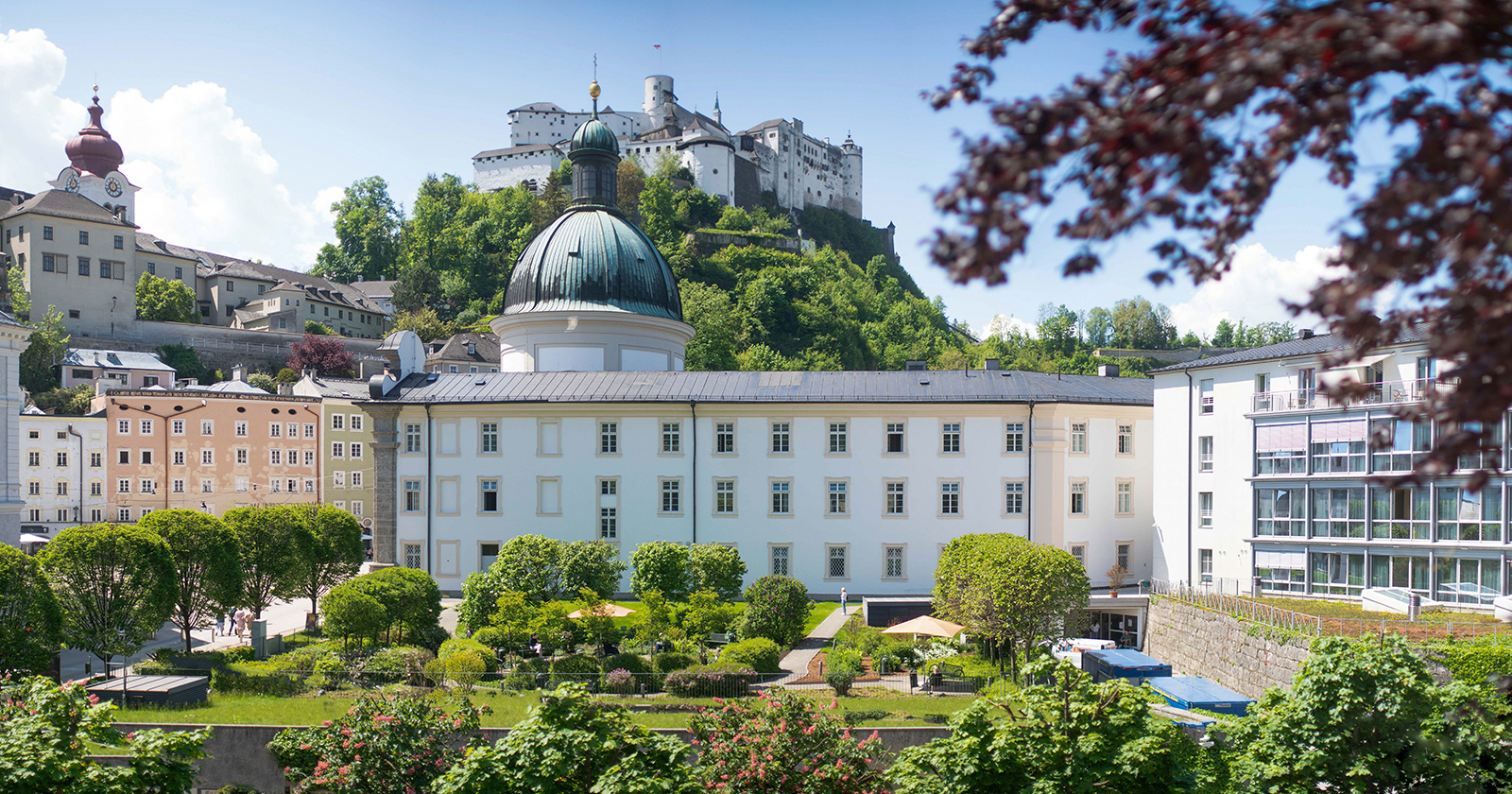 Außenansicht des Krankenhauses der Barmherzigen Brüder | Credit: Birgit Probst Photografie
