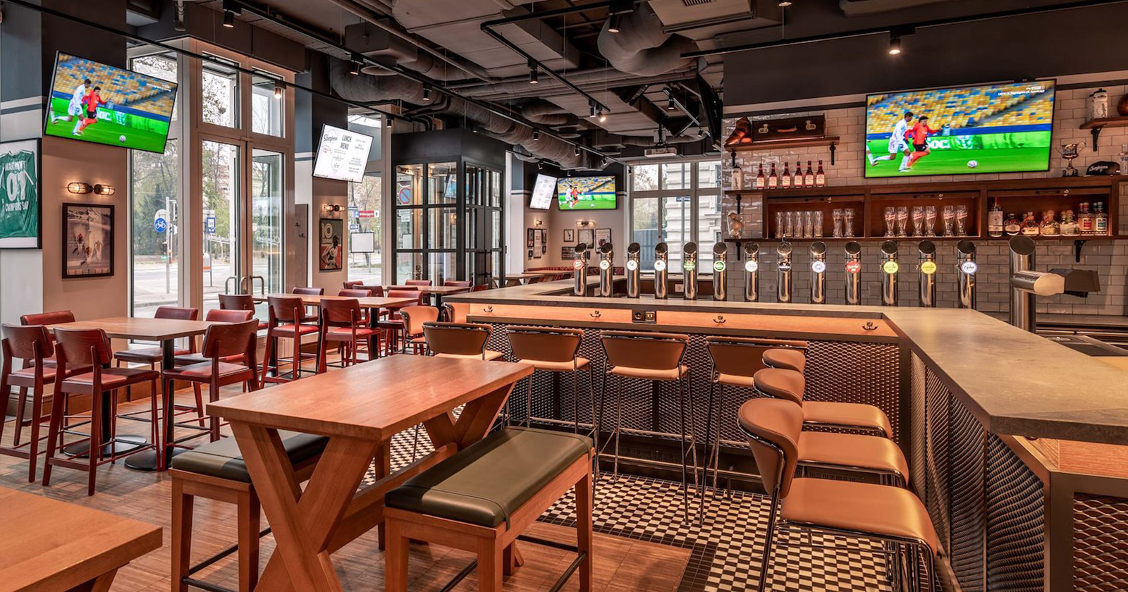 Die Champions Sports Bar von innen | Credit: Vienna Marriott Hotel