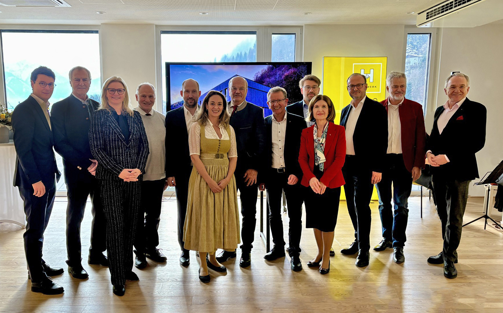 Gruppenbild mit Frauen und Männern | Credit: Hilfswerk Salzburg