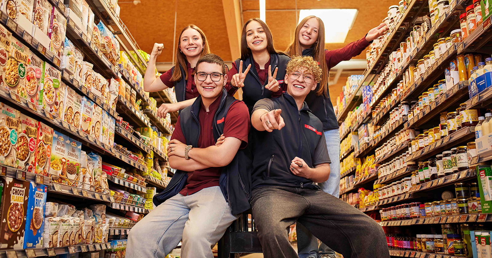 Gruppe von Lehrlingen im Supermarkt | Credit: SPAR