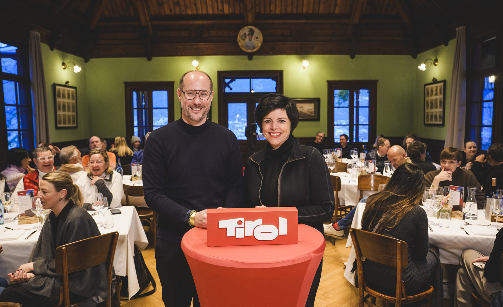 Tourismuslandesrat Mario Gerber und Tirol Werbung-Geschäftsführerin Karin Seiler | Credit: Tirol Werbung/Franz Oss
