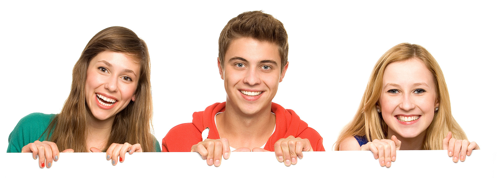 Zwei junge Frauen und ein Mann posieren für ein Gruppenfoto | Credit: Trainingday