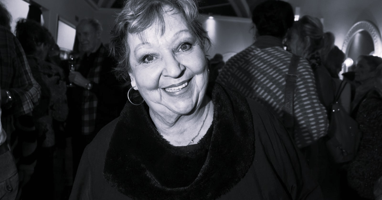 Porträt der verstorbenen Sängerin Angelika Mann („Die Lütte“) bei einem Theaterauftritt