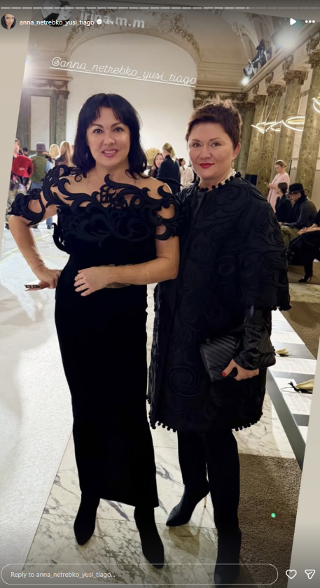 Anna Netrebko und Dasha Yanina / Anna Netrebko strahlte bei der Pariser Fashion Week