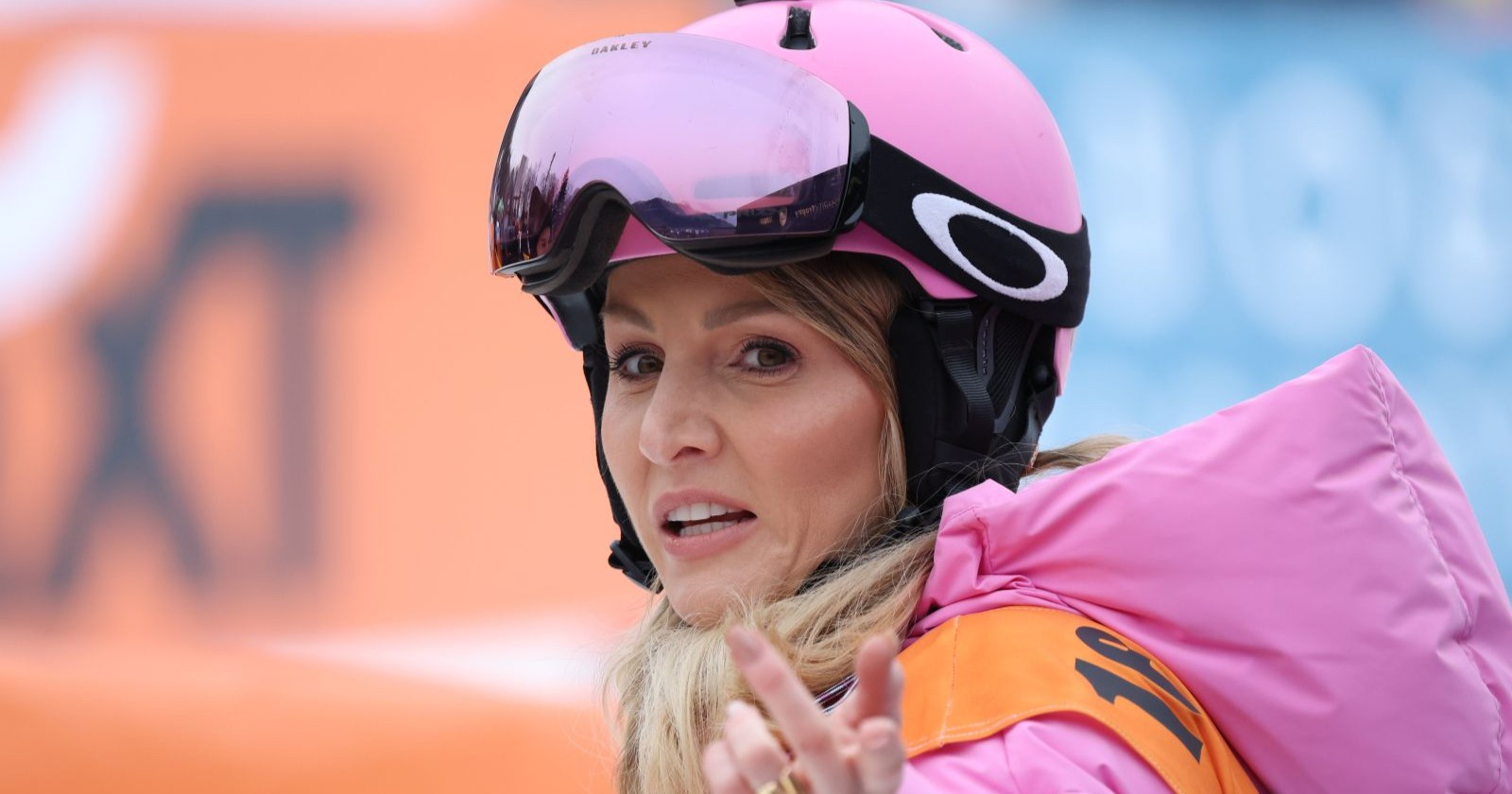 Melissa Naschenweng im pinken Helm/ DJ Ötzi und Tochter Lisa-Marie übernehmen Naschenwengs Platz