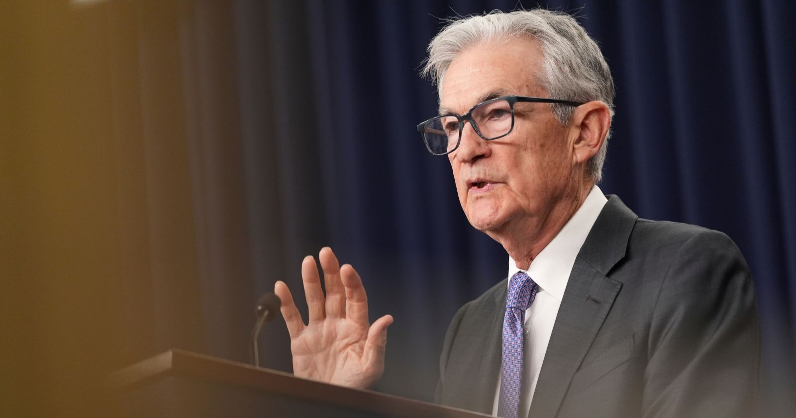 Jeremy Powell auf einem Podium