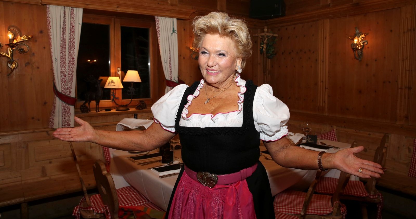 Die singende Wirtin Rosi aus Kitzbühel.