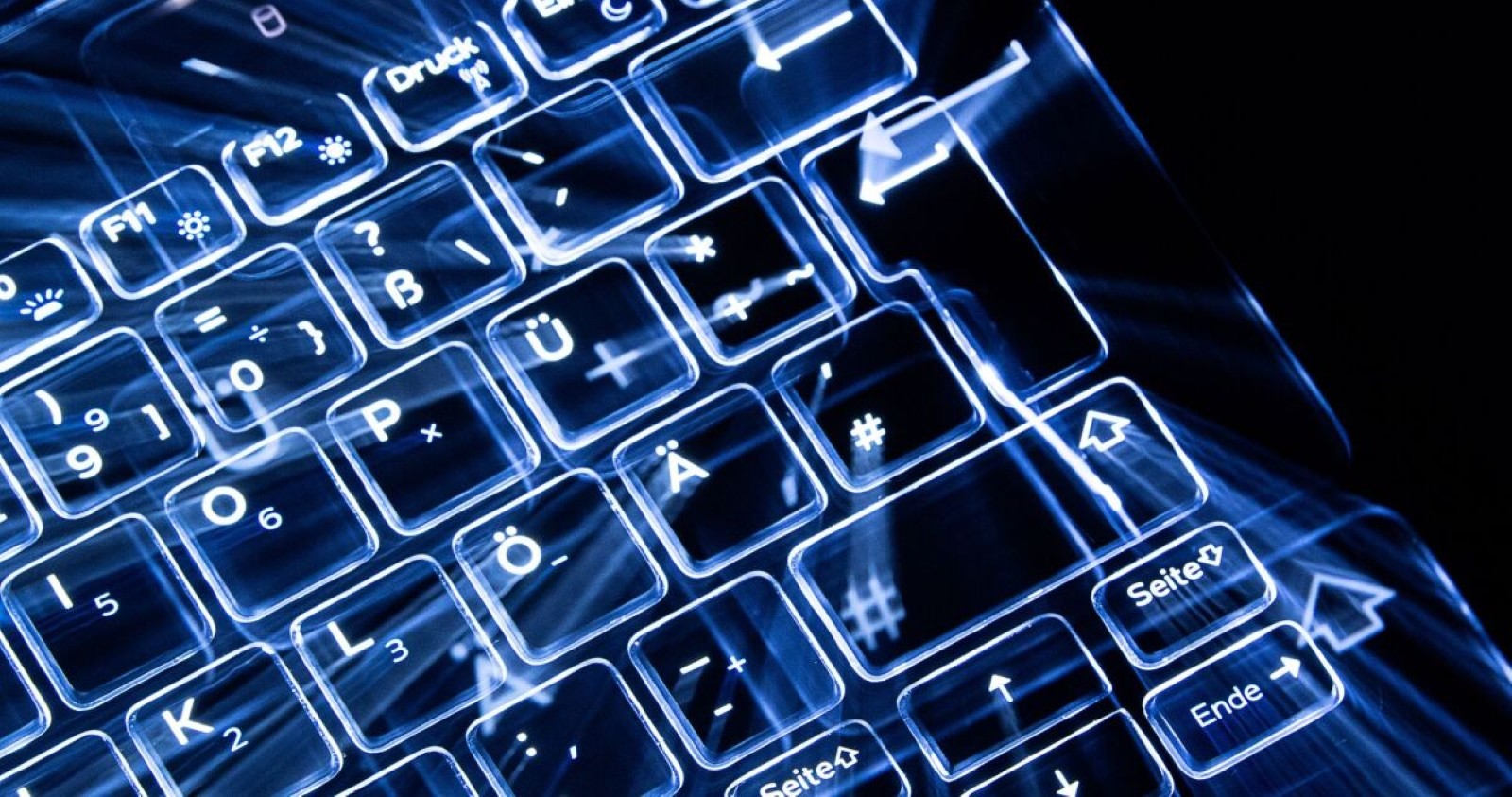 Eine aufleuchtende Tastatur.