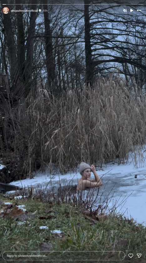 Silvia Schneider beim Eisbaden