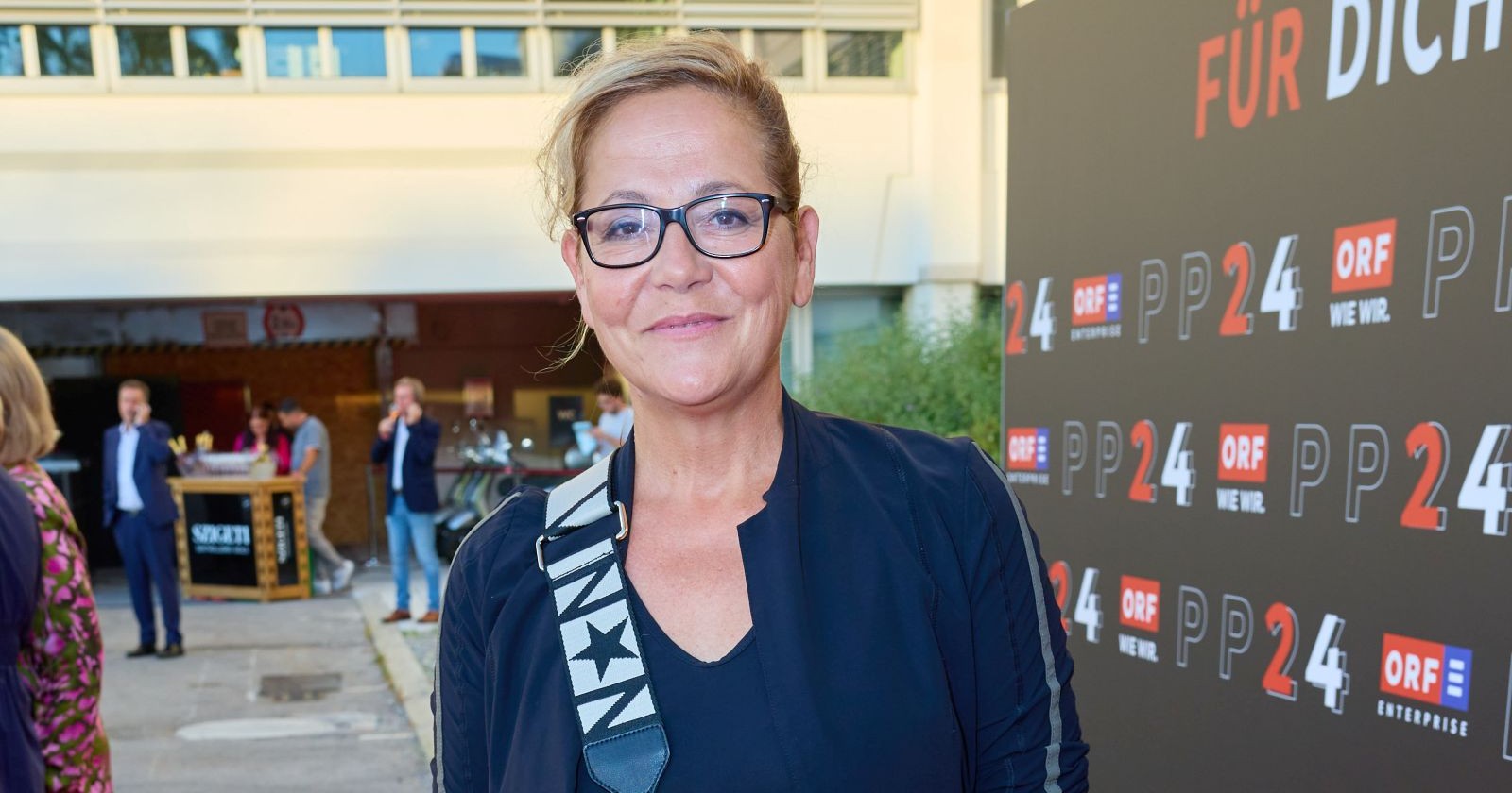Monica Weinzettl mit Brille