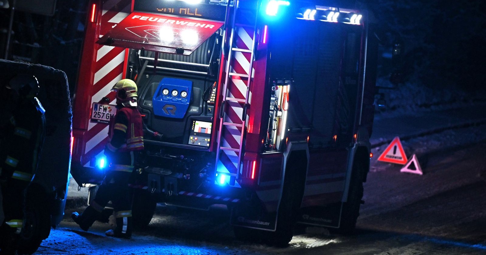 Feuerwehrauto am Unfalleinsatzort.