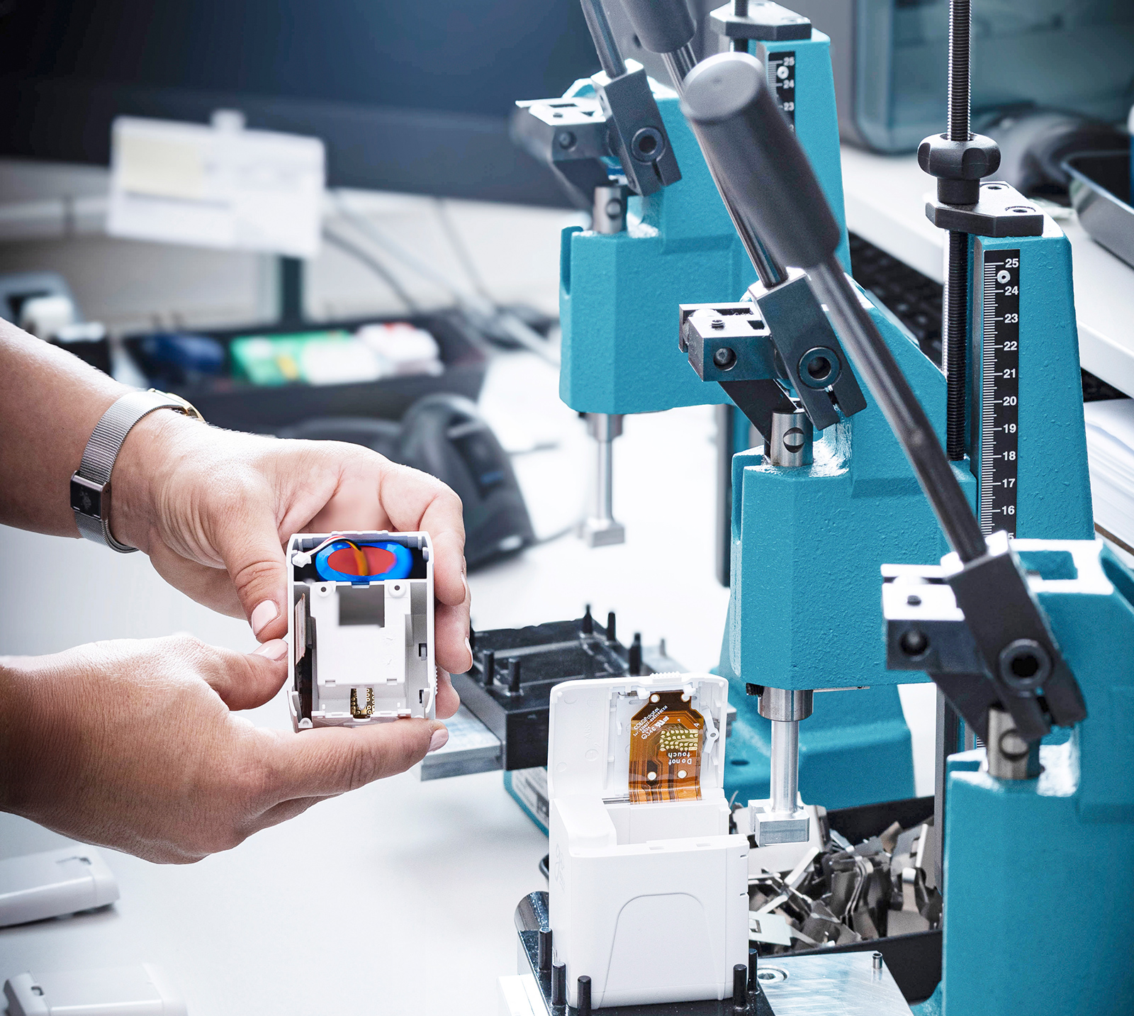 Auftragsmontage | Credit: COLOP Stempelerzeugung Skopek