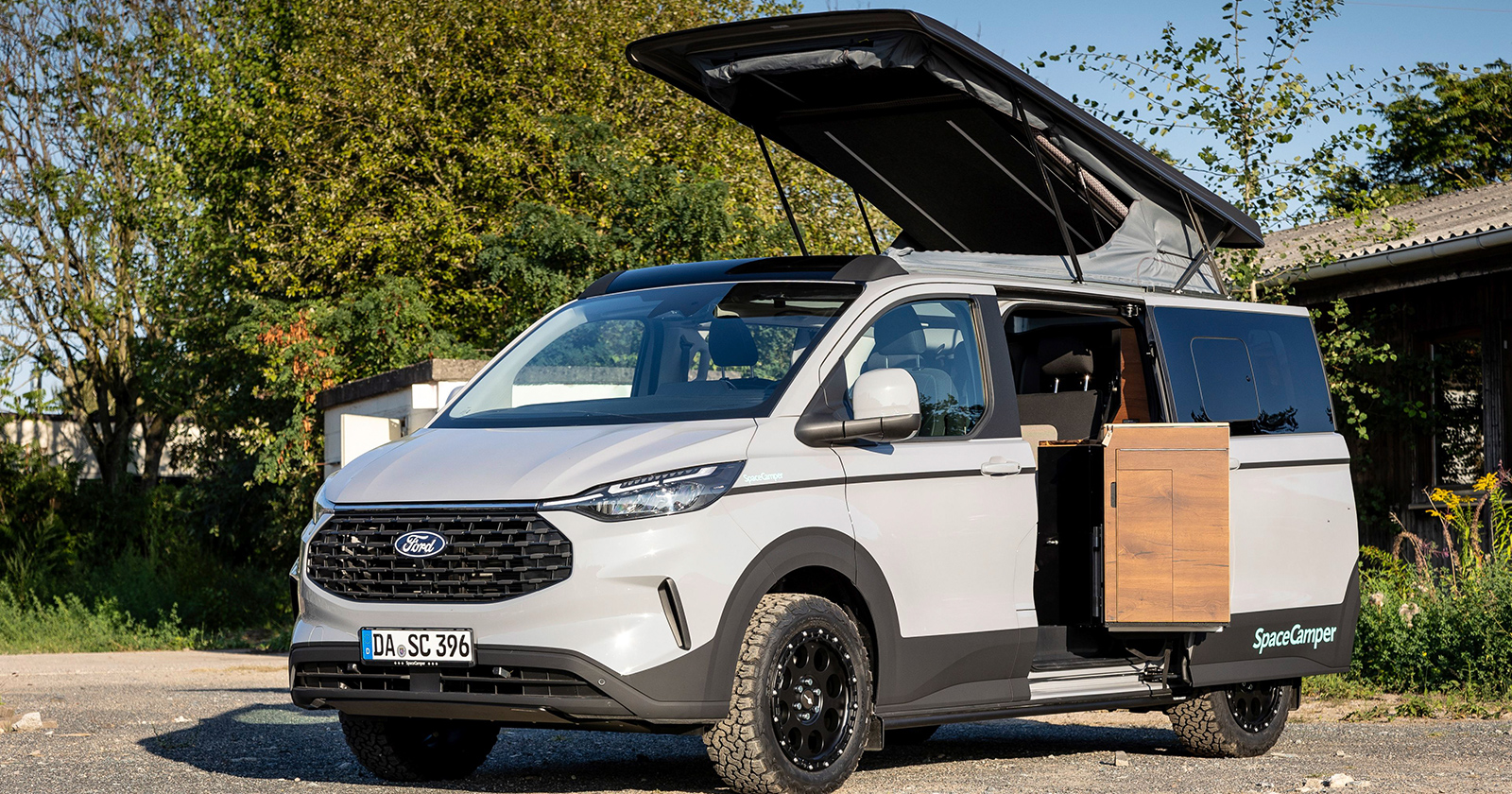 Van, der sich in ein Wohnmobil umwandeln lässt | Credit: SpaceCamper
