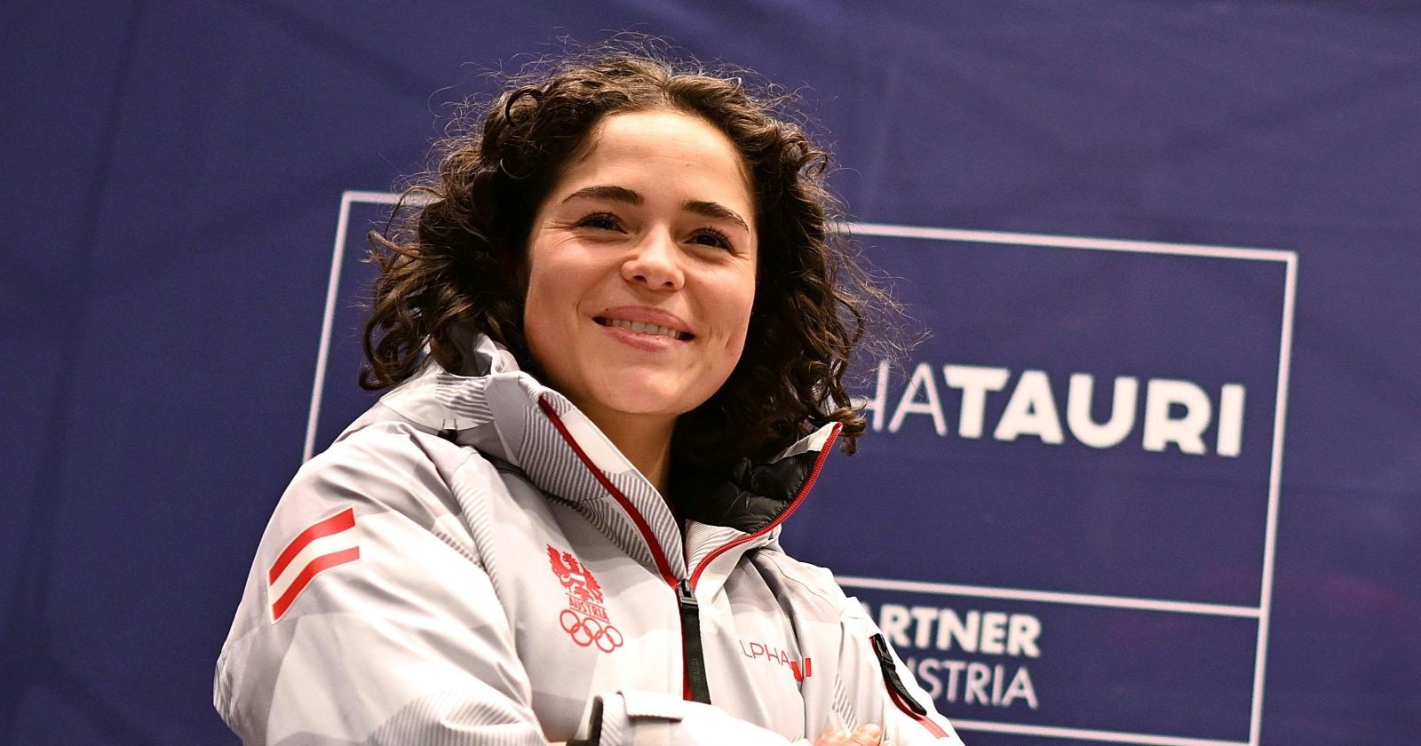 Skifahrerin Julia Scheib bei der Einkleidung der Olympia-Mannschaft 2026