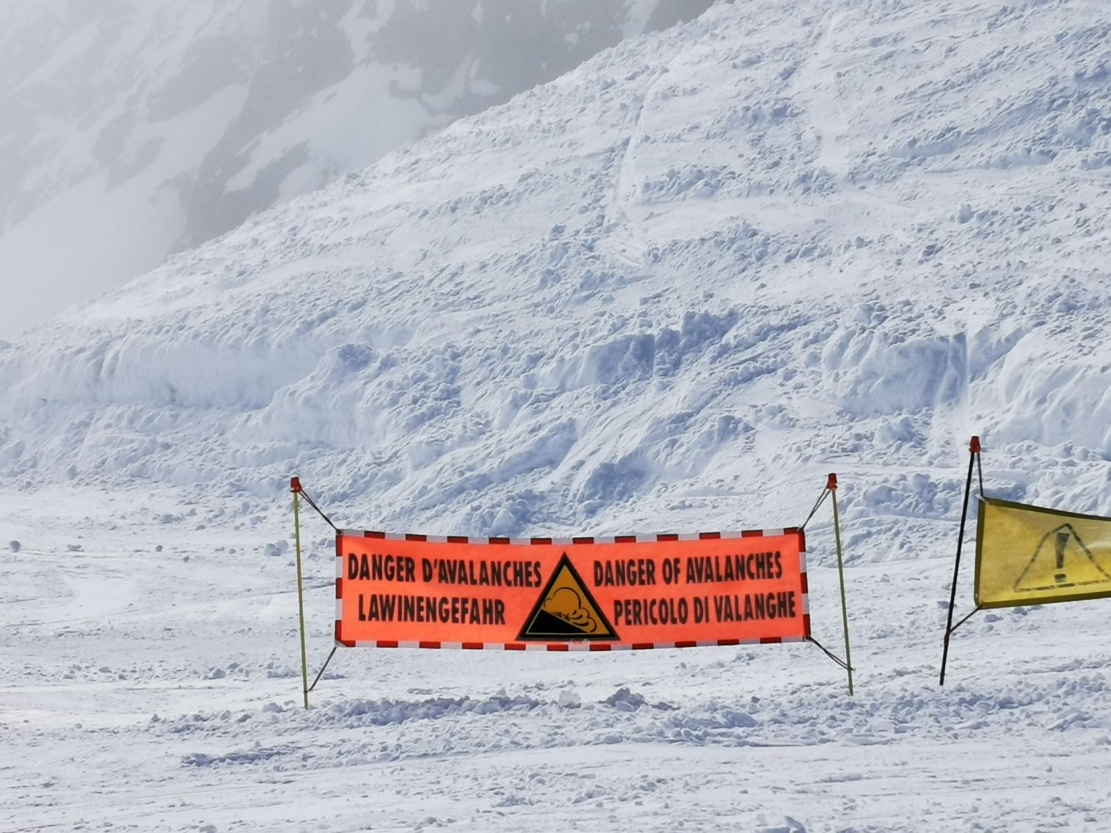 Warnung vor Lawinengefahr.