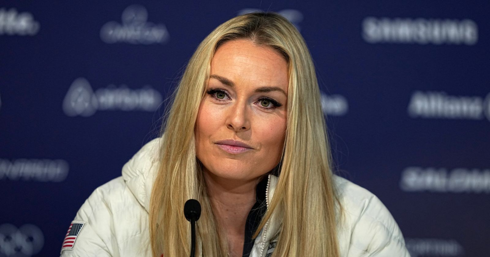 Ski-Alpin-Star Lindsey Vonn spricht nach ihrem schweren Sturz bei den Olympischen Winterspielen in Cortina d’Ampezzo über ihre Rettung und den Kreuzbandriss, der ihr Leben gerettet hat.