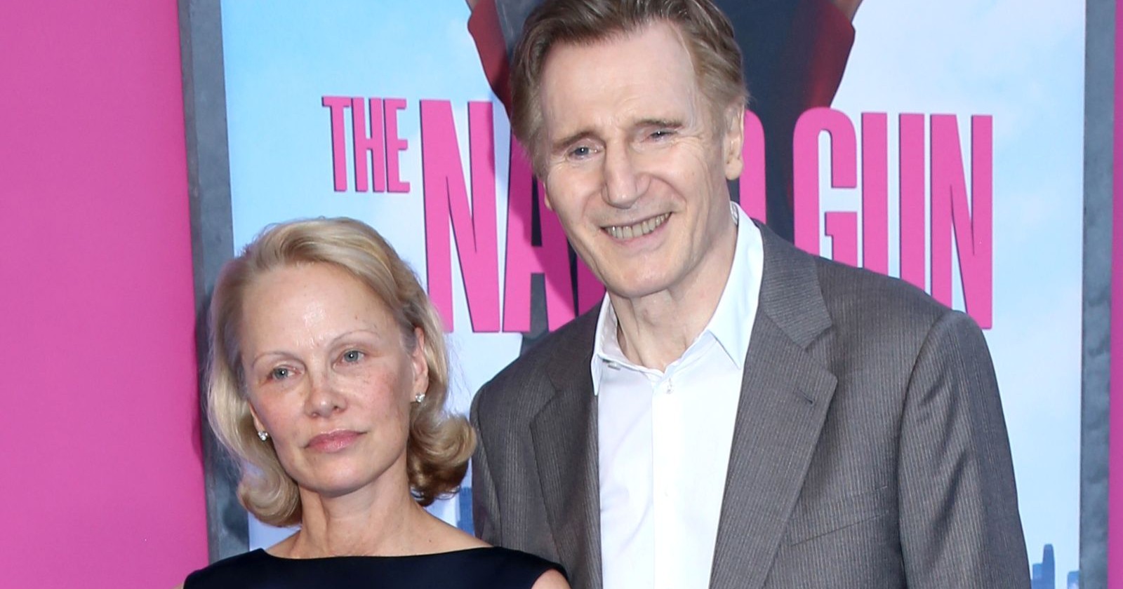 Pamela Anderson und Liam Neeson gemeinsam auf dem roten Teppich bei einer Filmpremiere/ Trennung: Pamela Anderson und Liam Neeson sind getrennt