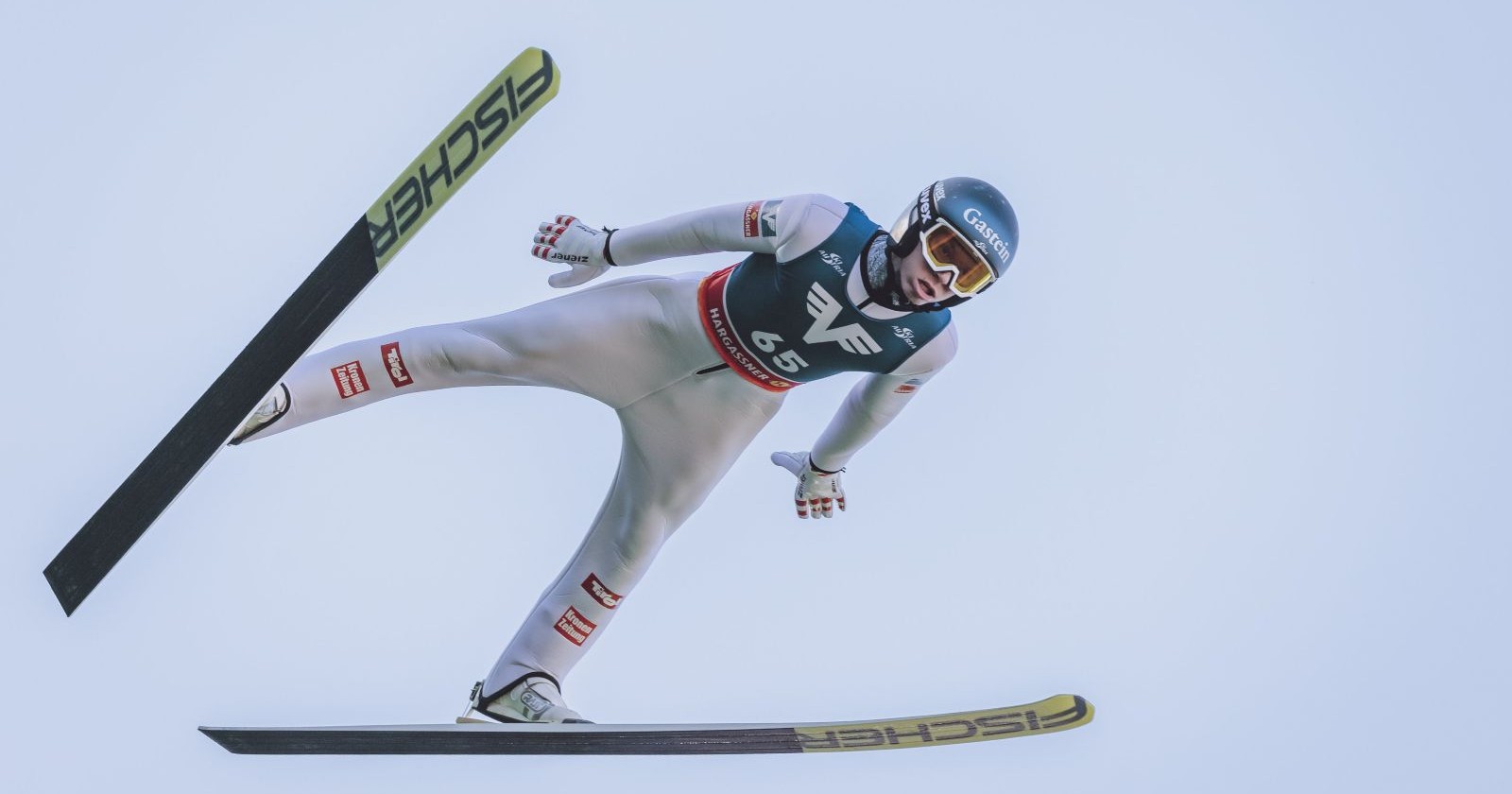 Skispringer Peter Resinger in voller Montur in der Luft – der Salzburger verkündete offiziell seinen Rücktritt vom Profisport