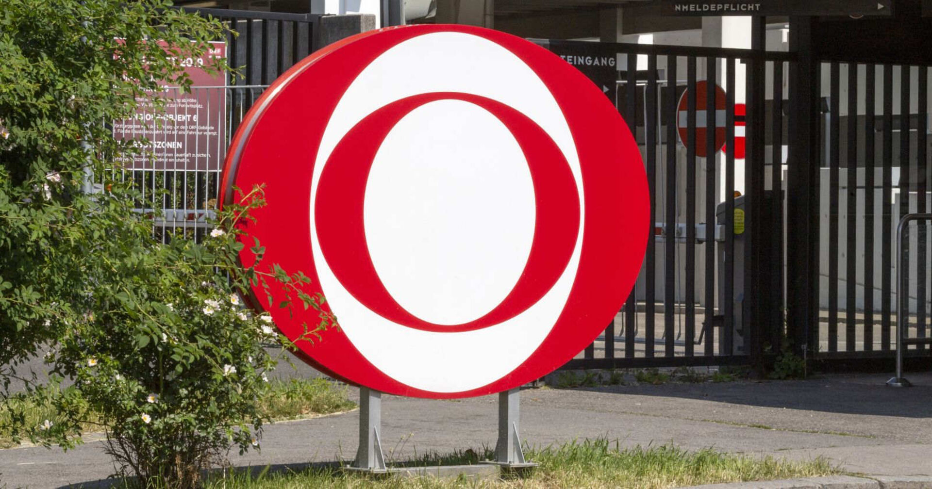 ORF-Logo am Küniglberg in Wien – Rückerstattung ORF-Beitrag: Tausende Österreicher können doppelt gezahlte Haushaltsabgabe zurückfordern.