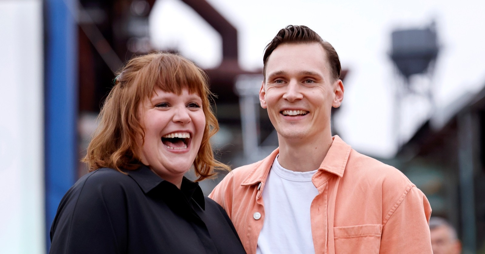 Die Schauspieler Stefanie Reinsperger (Rosa Herzog) und Rick Okon (Jan Pawlak) beim Fototermin zu '10 Jahre Tatort aus Dortmund'.