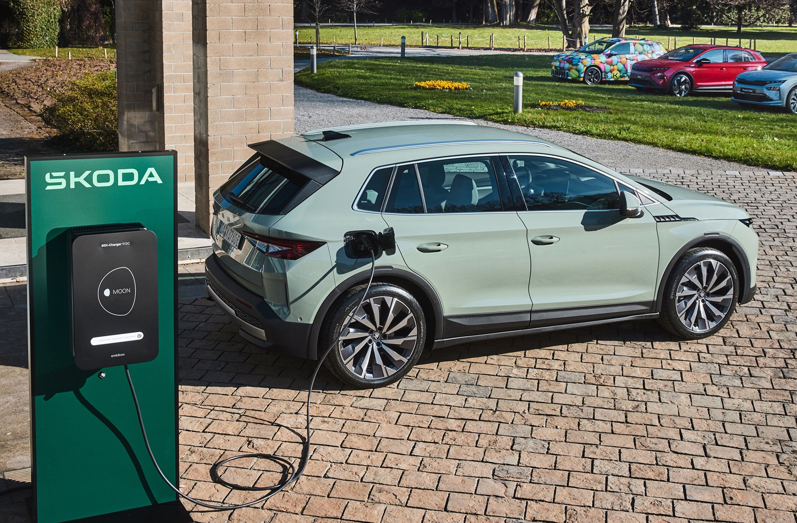 Der Skoda Peaq an einer Ladesäule