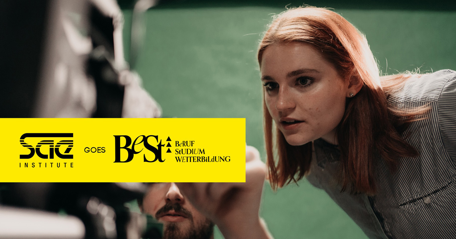 Junge Frau beim Lernen digitaler Techniken | Credit: SAE Institute