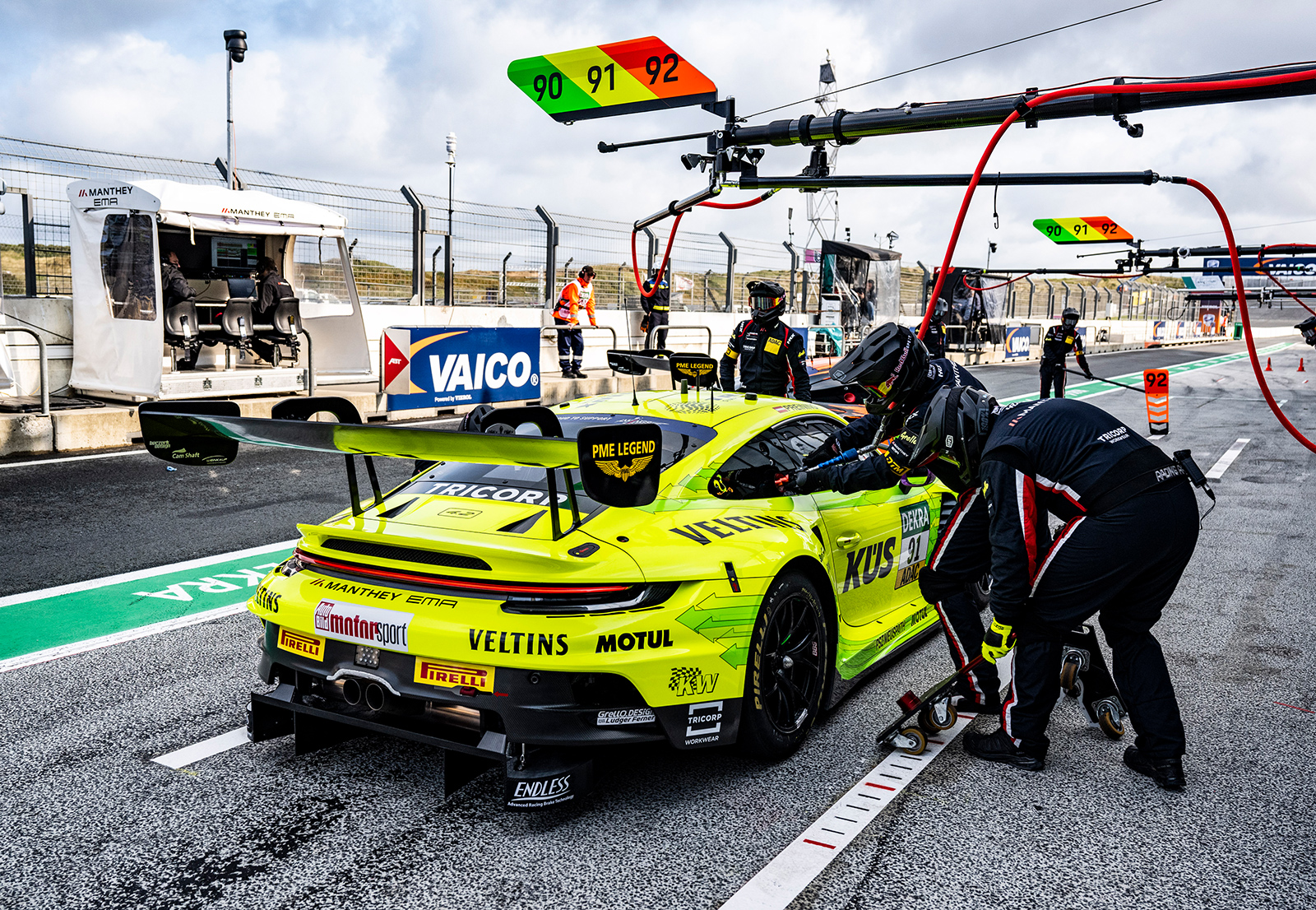 Rennwagen am Start der DTM | Credit: DTM/Gruppe C Photography