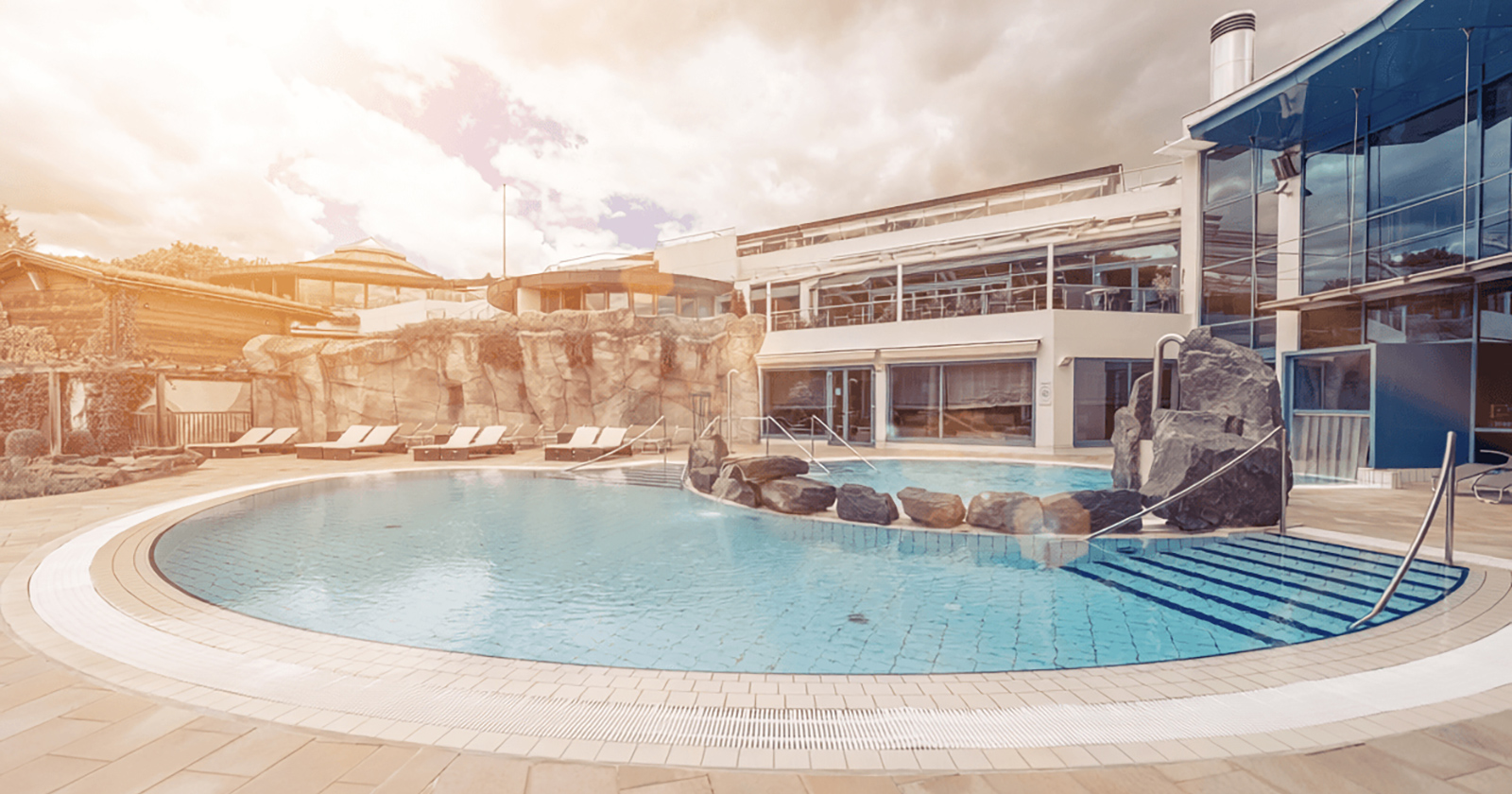 Hotel mit Outdoor-Anlage | Credit: LTR