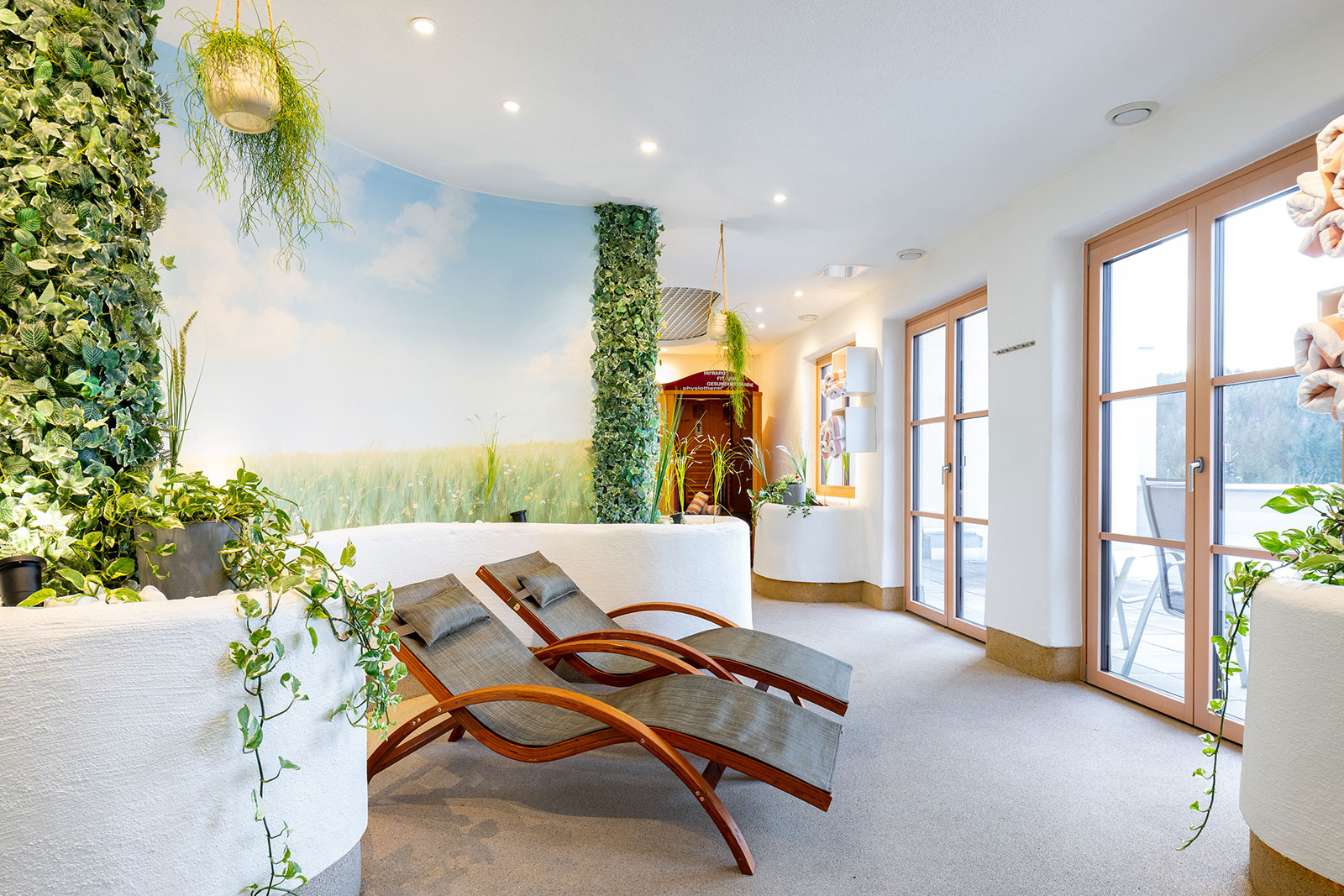 Spa mit zwei Liegen | Credit: Harry Schiffer