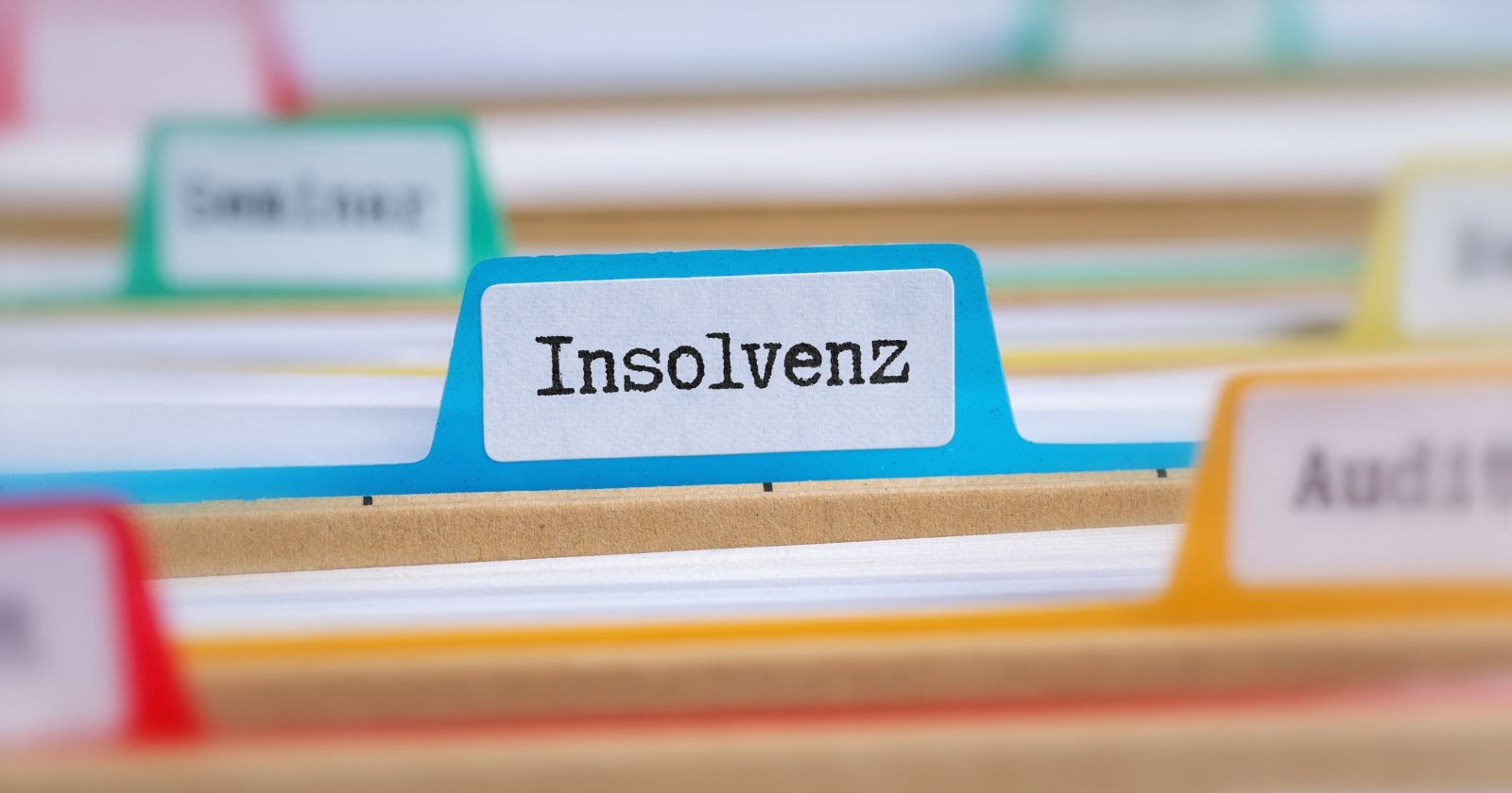 Insolvenz Symbolbild mit Aktenregister – ADA Möbelhersteller insolvent in Österreich