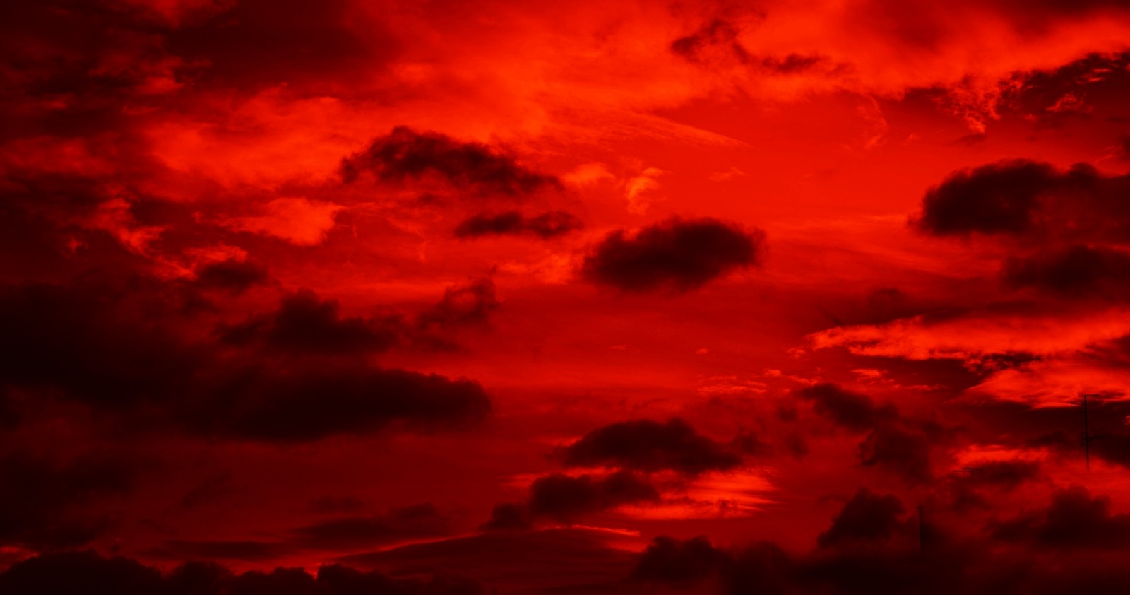 Feuriger Himmel mit Raum für Design.