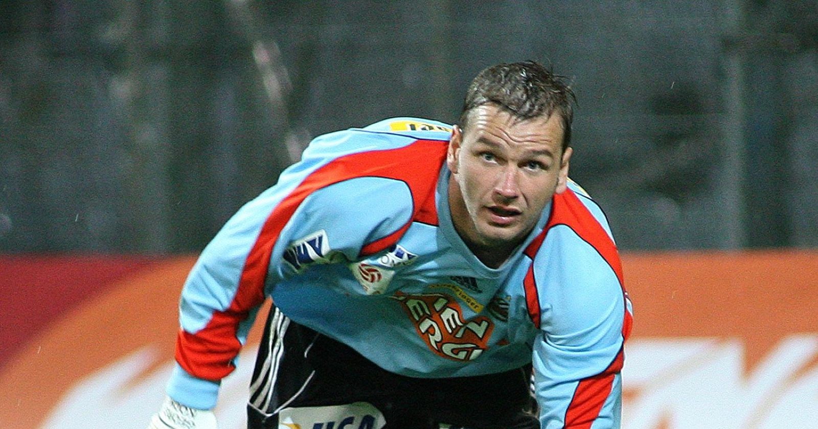 Georg Koch Torwart Rapid Wien 2008 im Torwarttrikot während eines Spiels.