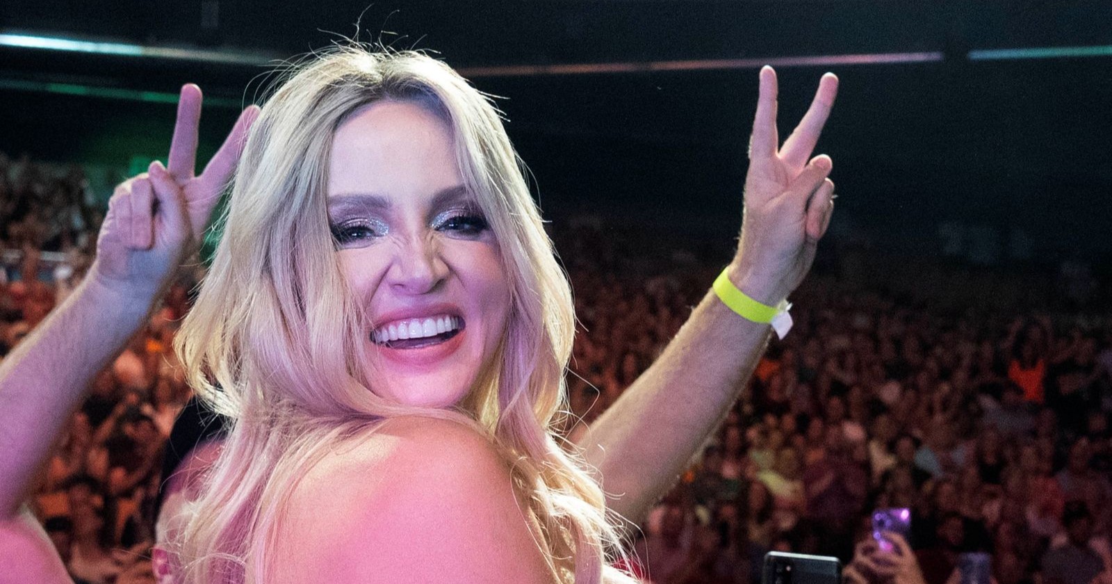 Melissa Naschenweng bei einem Auftritt – die Sängerin ist mit ihrem Album „Alpenbarbie“ für die Amadeus Austrian Music Awards 2026 nominiert.