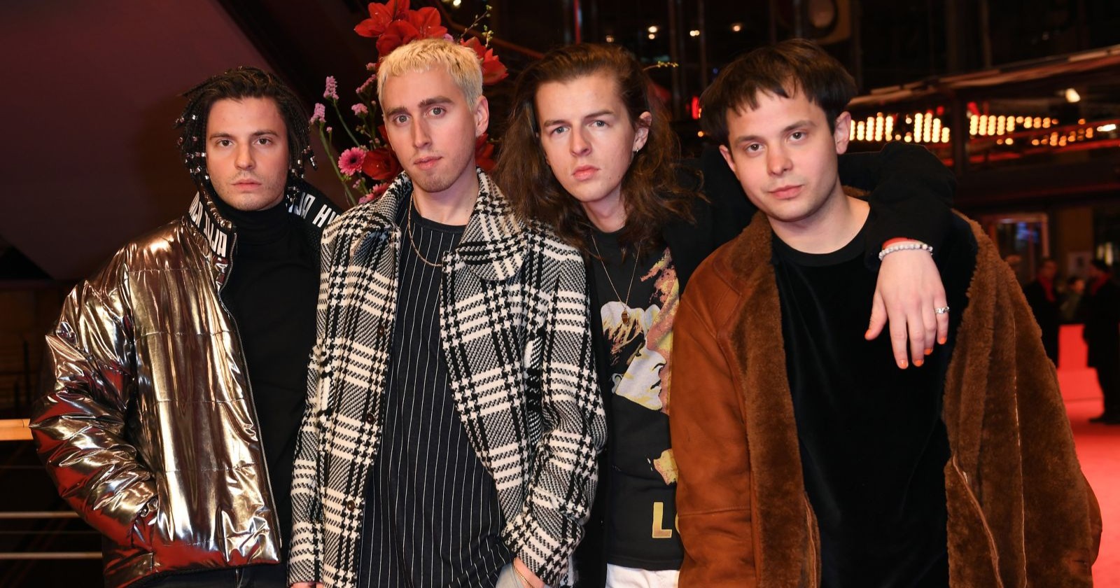 Bilderbuch Band mit Michael Krammer bei Event Gruppenfoto Österreich Musiker