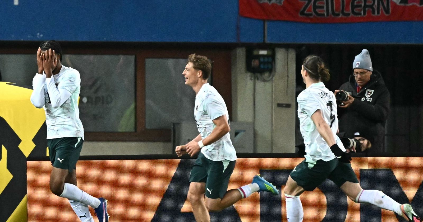 Carney Chukwuemeka jubelt über seinen Treffer beim Spiel Österreich gegen Ghana