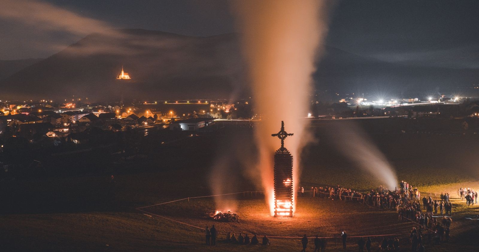 Osterfeuer in Tamsweg.