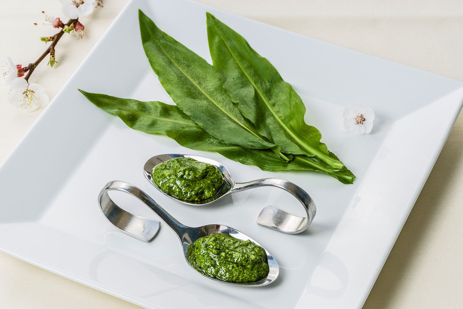 Edel servierter Salat | Credit: Pixelmaker/Robert Sommerauer