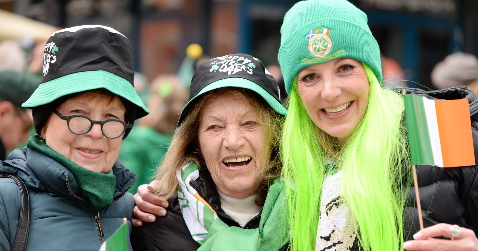 St-Patricks-Day Parade entlang der Leopoldstraße in München, von der ursprünglichen Bedeutung hat sich der St. Patrick's Day zu einem weltweiten Fest gewandelt.