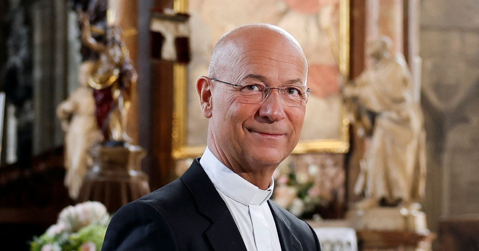 Dompfarrer Toni Faber im Stephansdom, der Wiener City-Pfarrer polarisiert mit seinen Ansichten zu Zölibat, Glaube und Homosexualität