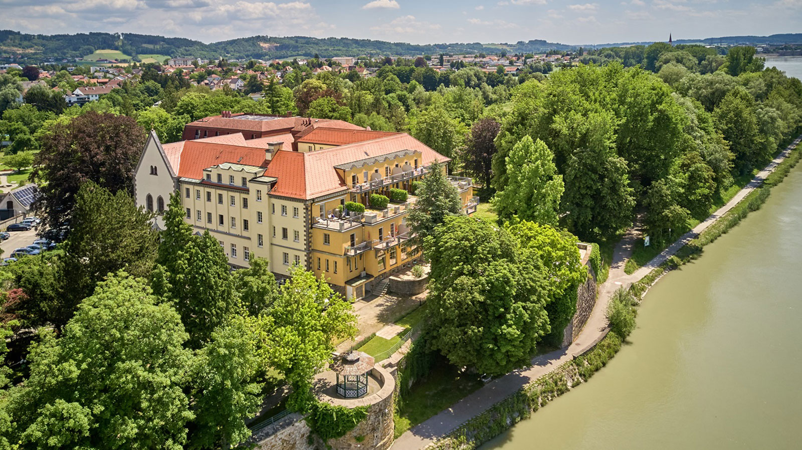 Drohnenaufnahme des Kurhaus Schärding | Credit: Kurhaus Schärding