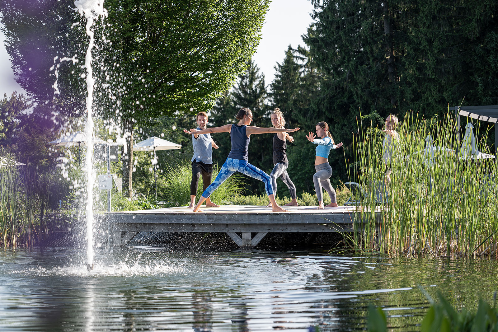 Gäste die am Biotop Joga machen | Credit: Martin Fickert