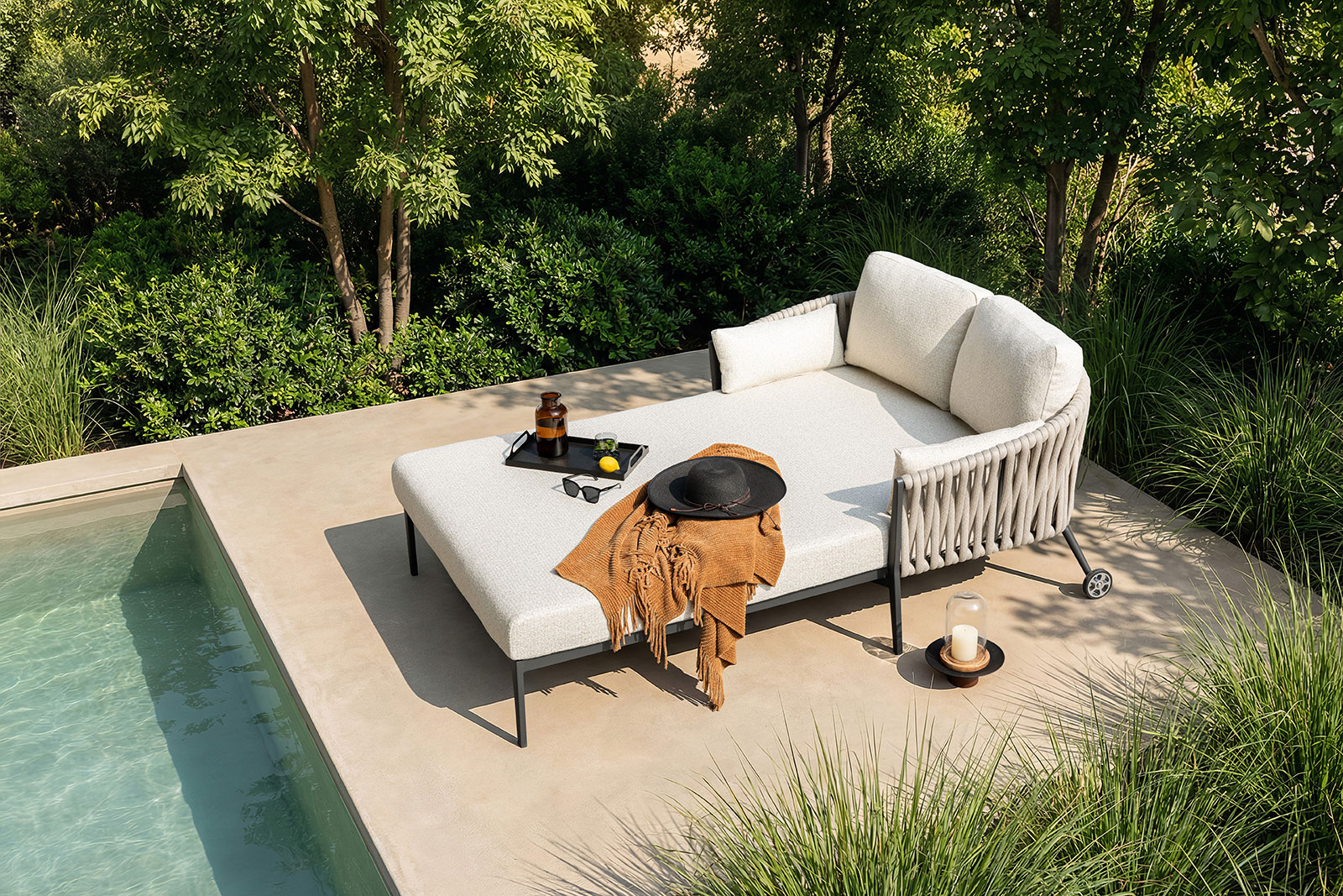 Outdoor-Sofa am Pool | Credit: TREND-MASTER