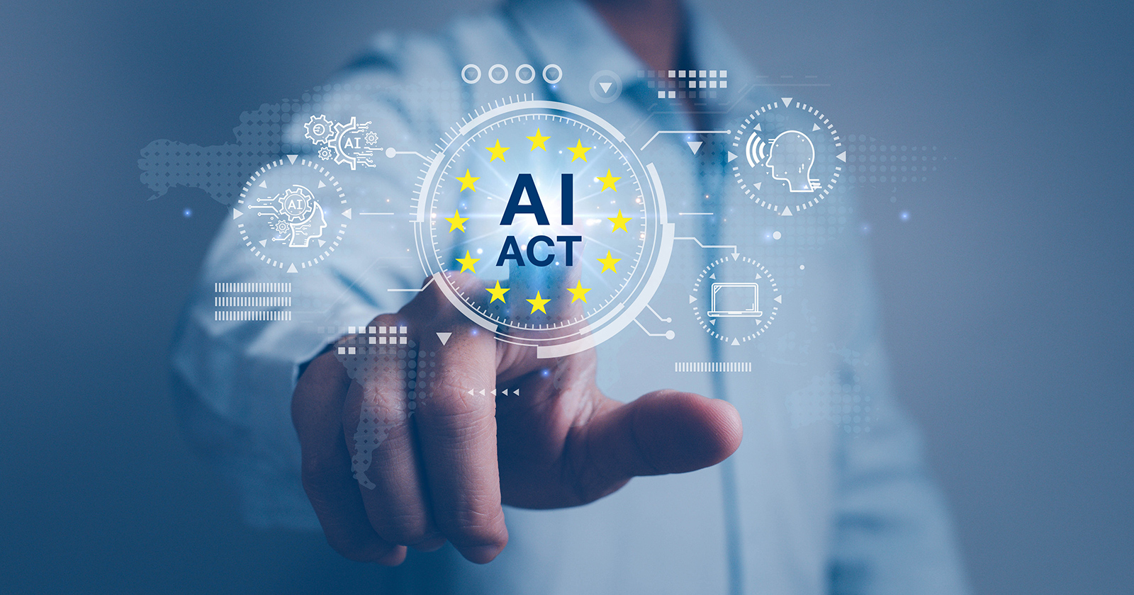 Mann zeigt mit Zeigefinger auf Button "AI" | Credit: iStock.com/Suriya Phosri