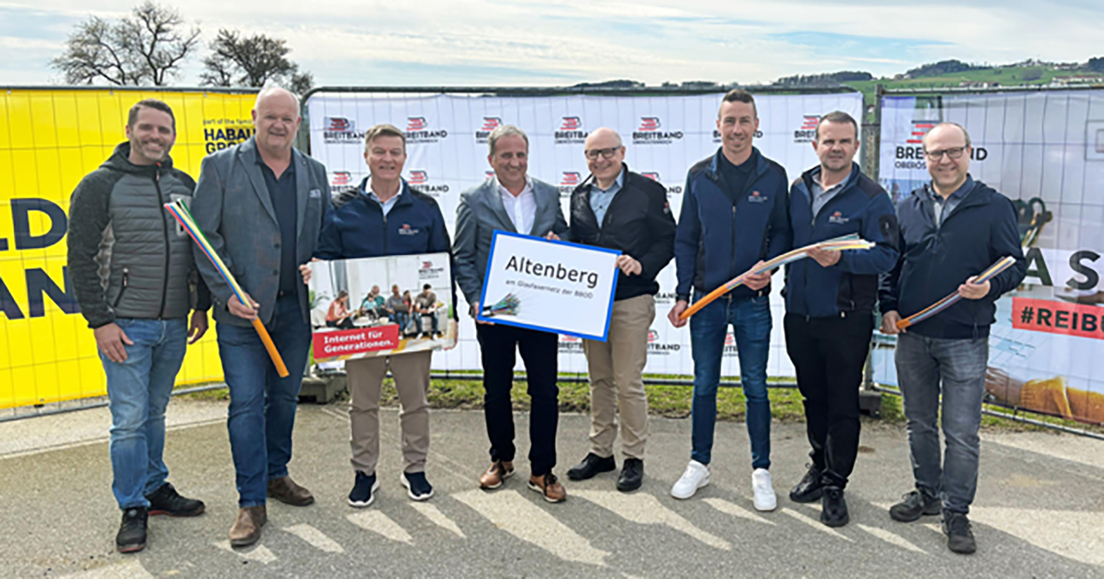 Gruppenbild von einem Spatenstich | Credit: BBOÖ