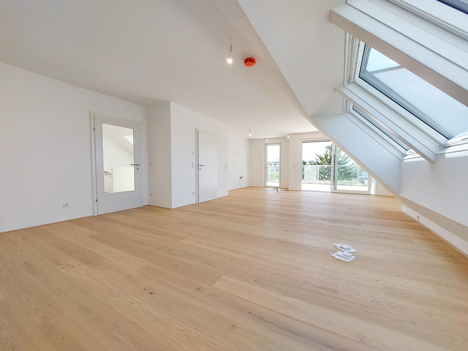 Moderner unmöblierter Wohnraum | Credit: Glorit Bausysteme