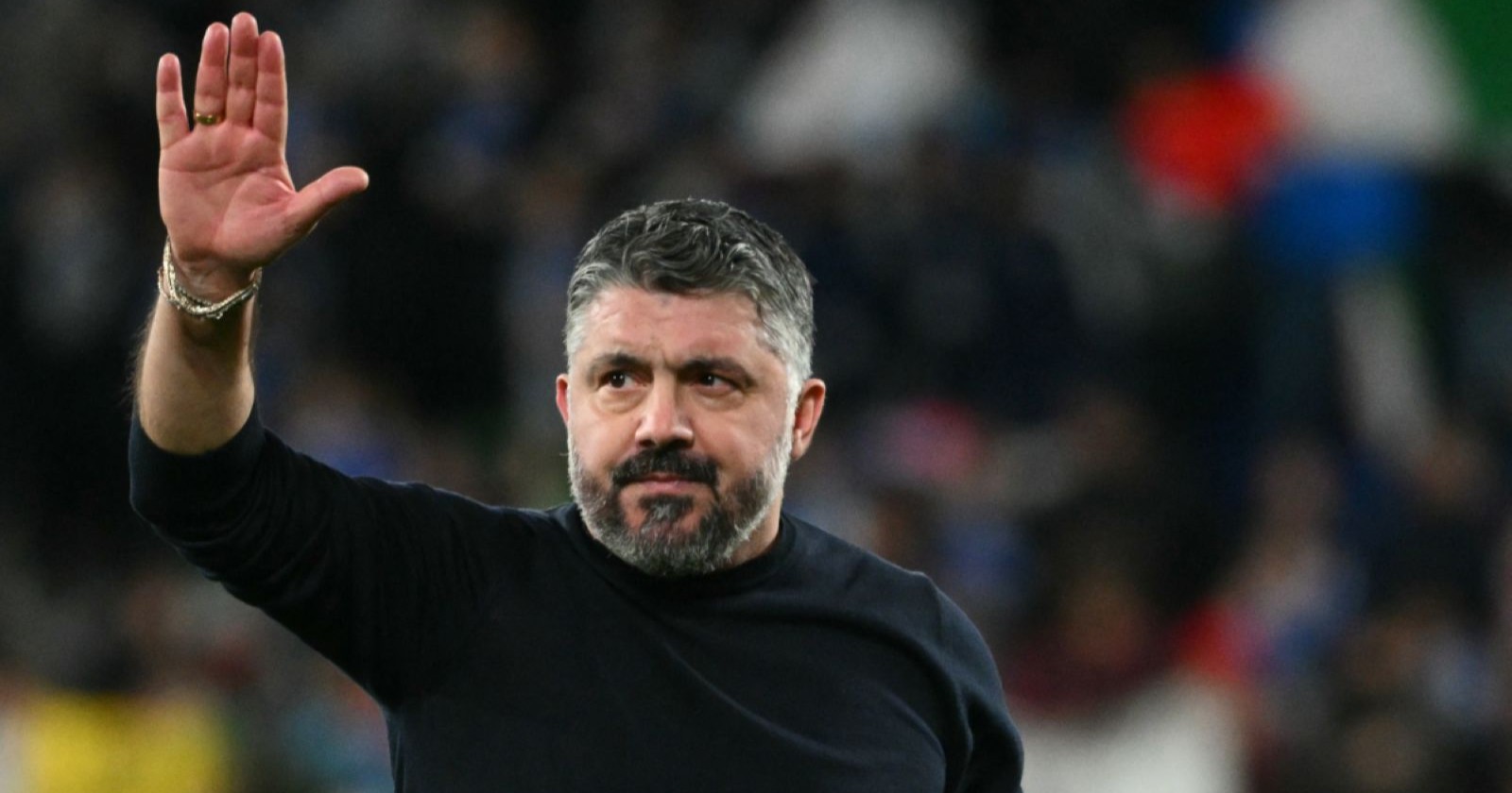 Gennaro Gattuso als Trainer Italiens hebt die Hand während eines Spiels der Squadra Azzurra nach dem WM-Playoff-Aus